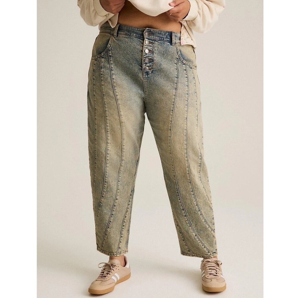 Festi by Torrid High-Rise Barrel Jean in Franklin Wash - Picture 2 of 8